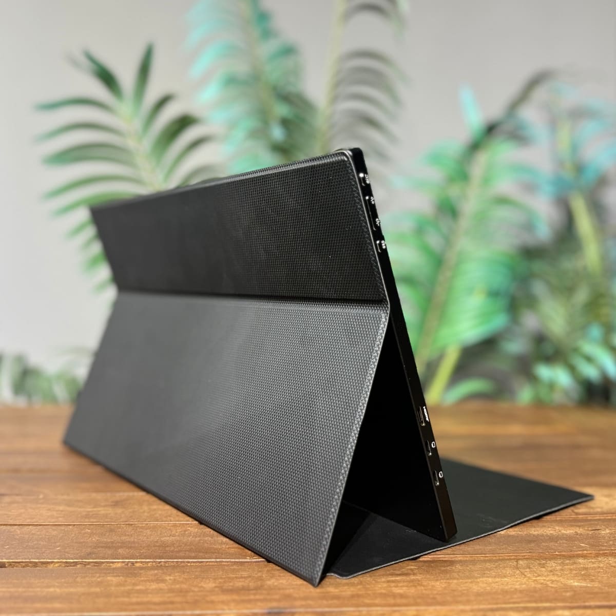 XG32 16.1", 144Hz, Full HD