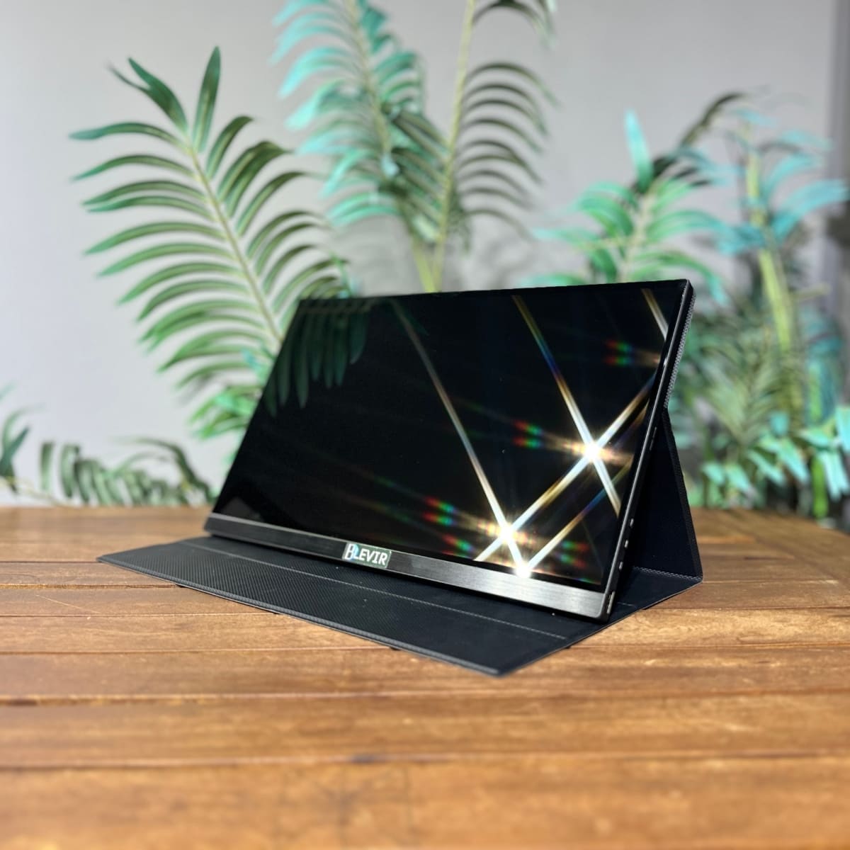 B-Touch Pro, 15.6", UltraHD, Touchscreen