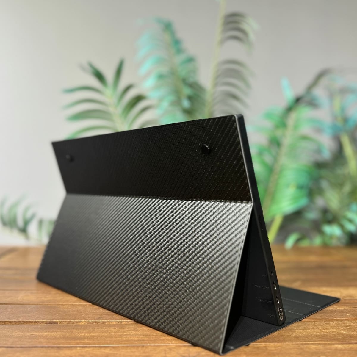 B-Touch Pro, 15.6", UltraHD, Touchscreen