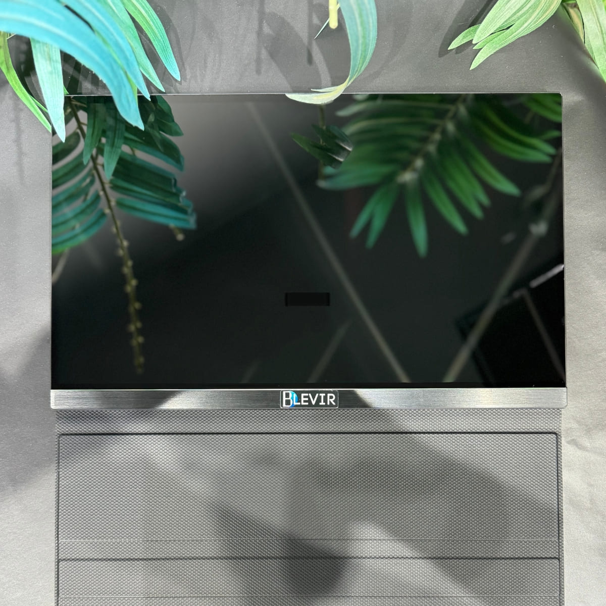 B-Touch Pro, 15.6", UltraHD, Touchscreen