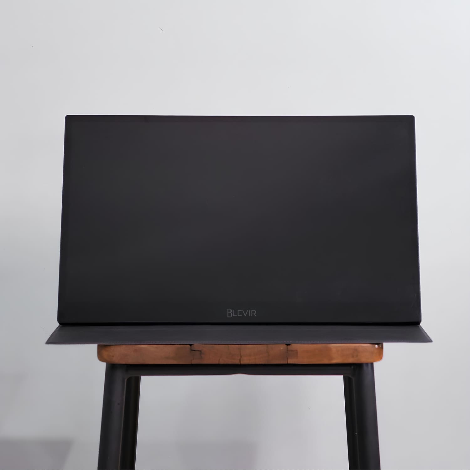Portable Monitor 18 pol. Touch, 4K (HiDPI). V-Beat