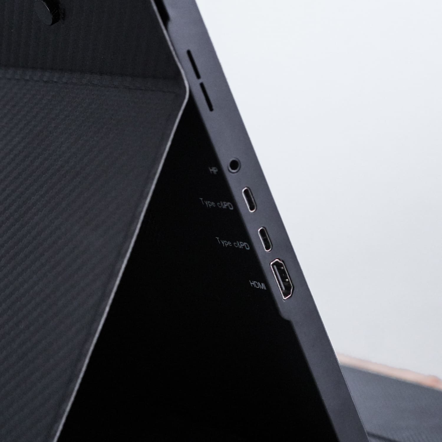 Portable Monitor 18 pol. Touch, 4K (HiDPI). V-Beat