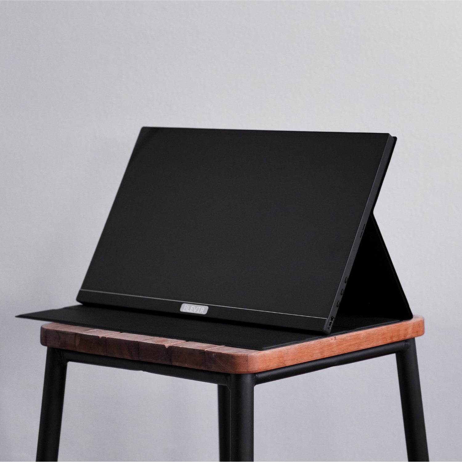 Portable Monitor 15.6 pol. Touch, 4K (HiDPI). B-Touch Pro